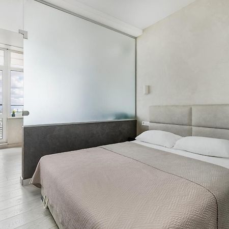 Razor Apartment With Terrace, Kamanina オデッサ エクステリア 写真