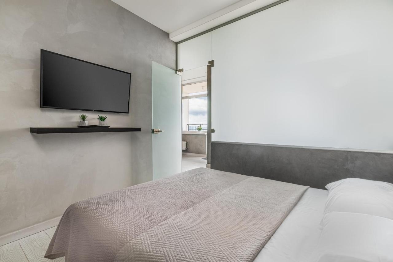 Razor Apartment With Terrace, Kamanina オデッサ エクステリア 写真