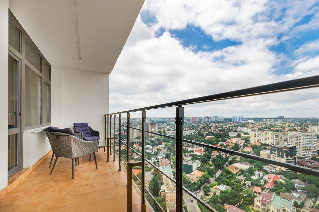 Razor Apartment With Terrace, Kamanina オデッサ エクステリア 写真